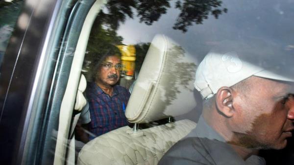 印度法院将对Kejriwal的拘留延长了四天